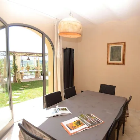 Tuscan Retreat In Aiale
